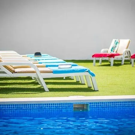 Playa De Fanabe Sleeps 8 Pool Air Con Wifi Villa Costa Adeje (Tenerife)