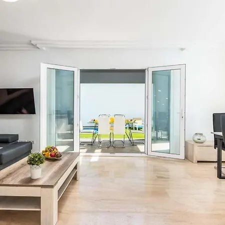 Villa Playa De Fanabe Sleeps 8 Pool Air Con Wifi Costa Adeje (Tenerife)